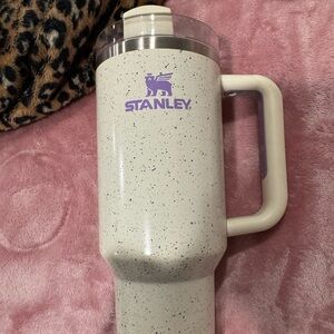 Stanley Cream/White Speckled 40oz Quencher
